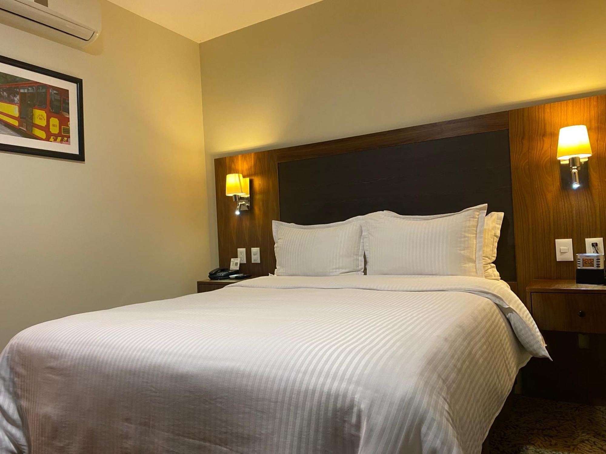 ホテル Wyndham Garden Mexico Reforma エクステリア 写真