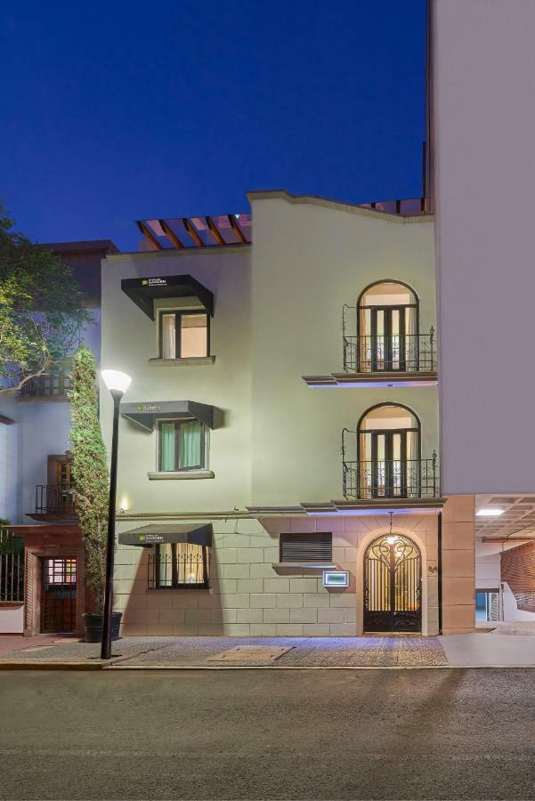 ホテル Wyndham Garden Mexico Reforma エクステリア 写真